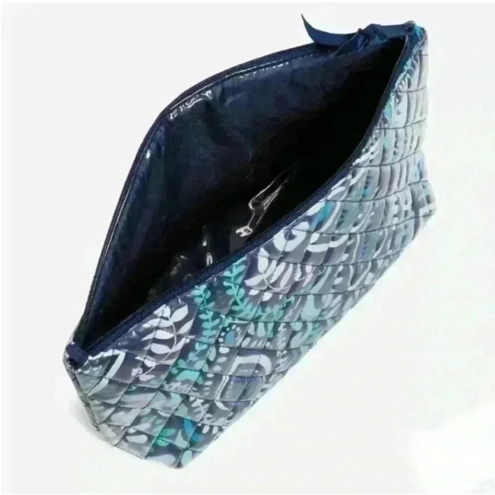 Vera Bradley Grand Travel Cosmetic in Blue Island Medallion NWT